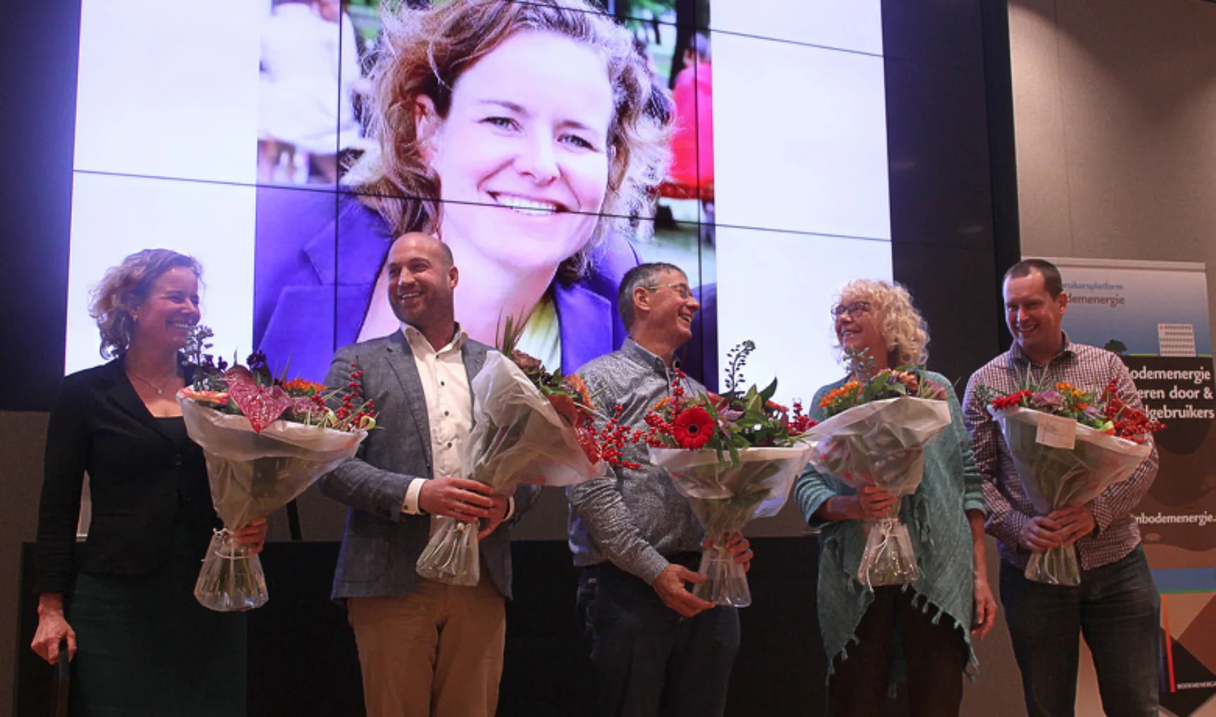2 De 5 genomineerden met links winaar Frederique Houben med