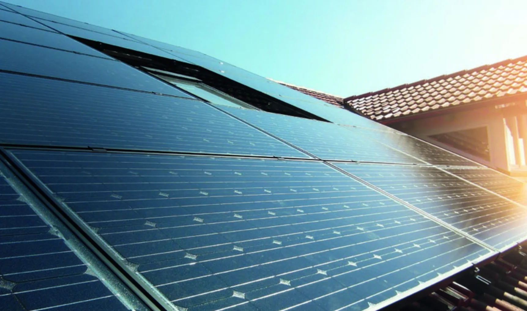 SOLARWATT panelen op dak 300 DPI