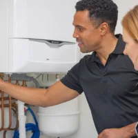 Slimme hybride warmtepomp verlaagt energierekening structureel en biedt haalbare route naar aardgasvrij wonen



De Vereniging voor Duurzame Warmte (VDW) is positief over de normering van de slimme, hybride warmtepomp die vandaag door de minister van Volkshuisvesting en Ru... - Installatie Totaal